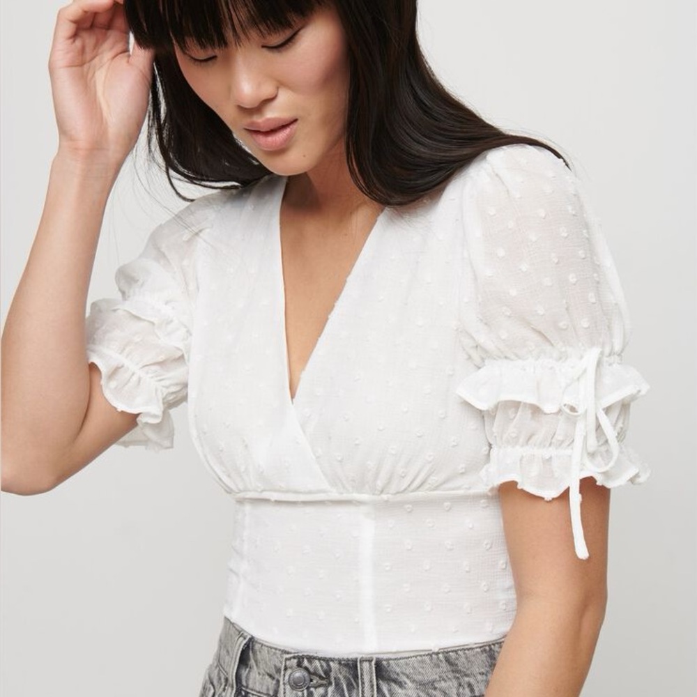Elegant Textured Puff Sleeve Top